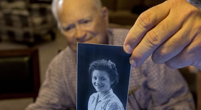 Двама влюбени се събраха след 70-годишна раздяла (видео)