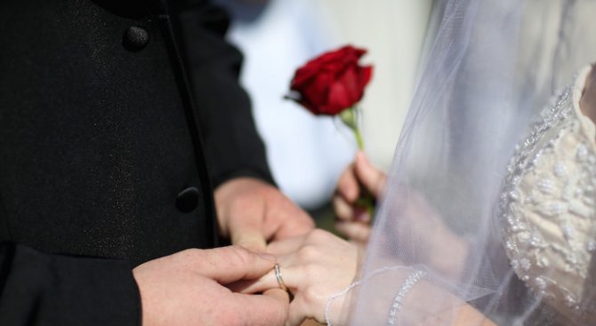 Ранните бракове по-често завършват с развод