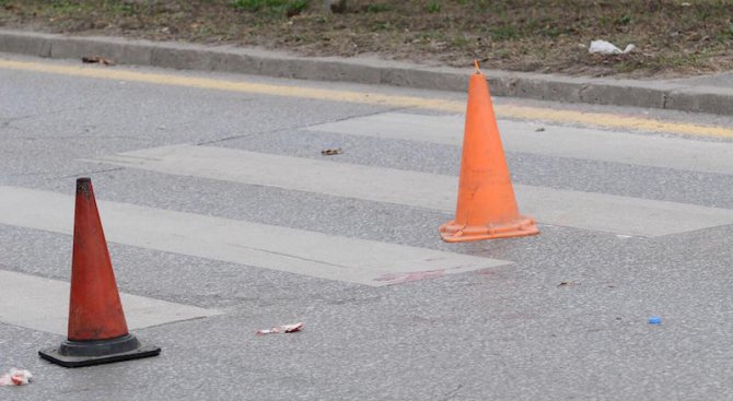 Кола уби пешеходец в Луковит