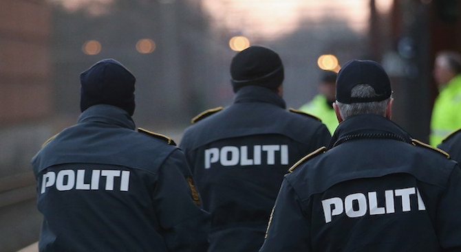 Шведската полиция разследва убийство в бежански център