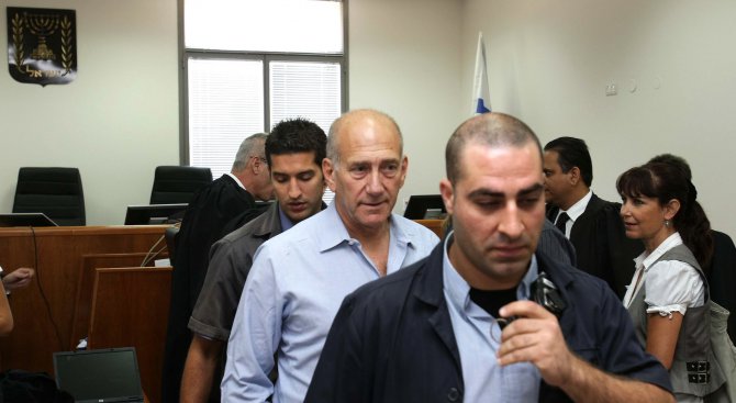 Увеличиха присъдата на бившия израелски премиер Ехуд Олмер