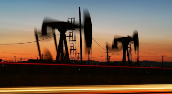 Задълбочаване на проблема с насищането на петролните пазари очаква МАЕ