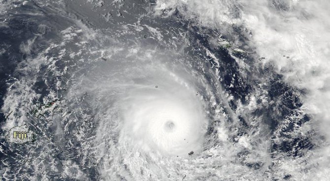 Мощен циклон удари Фиджи (видео)