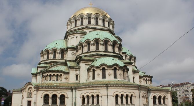 Храм-паметникът „Св. Александър Невски” от днес събира такса от туристи