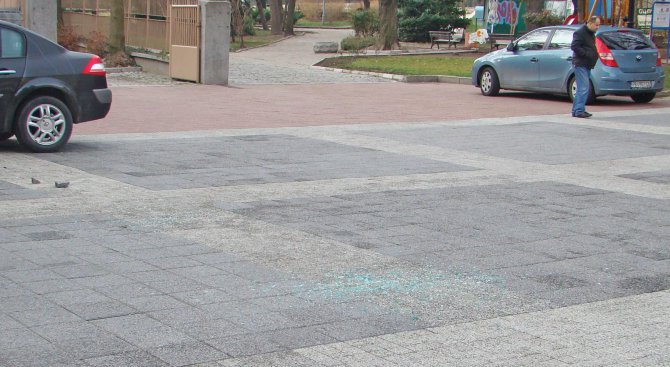 Потрошиха джипа на пловдивския кмет (снимки)