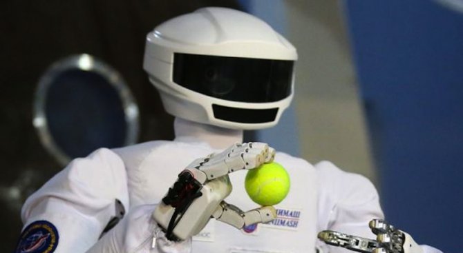 Русия създава робот, който може да бъде член на екипаж в Космоса