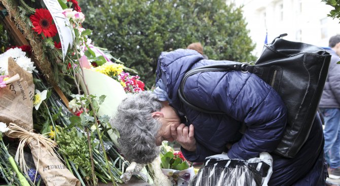 Стотици се поклониха пред паметника на Васил Левски в Добрич