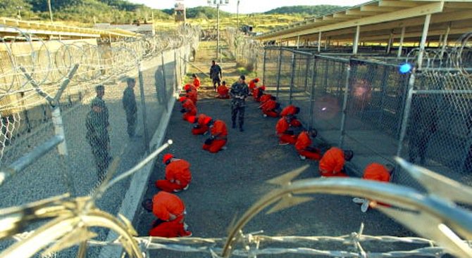 Обама: Затворниците от Гуантанамо биха могли да бъдат прехвърлени на 13 места в САЩ
