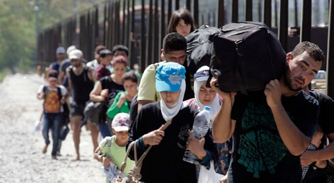 Атина създава здравен център за бежанци