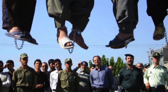 Екзекутираха всички мъже в село в Иран заради наркотрафик