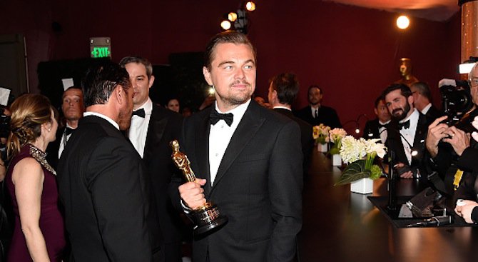 Леонардо ди Каприо си забрави Оскар-а в ресторант (видео)