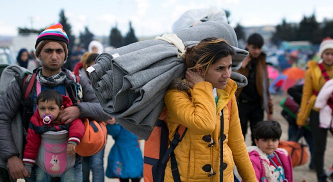 Македонците приели нови правила за прием на бежанци (видео)