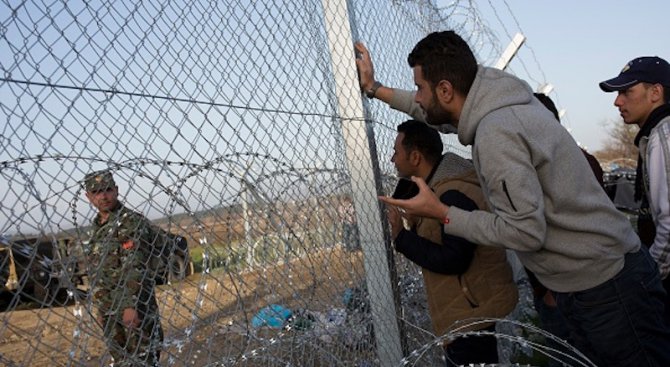 Македония с нови мерки, ще приема бежанци само от градовете, където има война