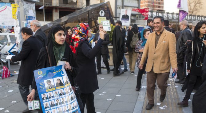 Ню Йорк таймс: Хардлайнерите запазват позиции в Иран