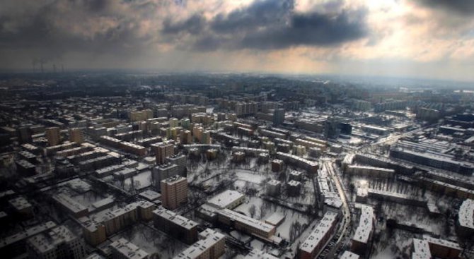 Обилен снеговалеж в Чехия остави хиляди без ток