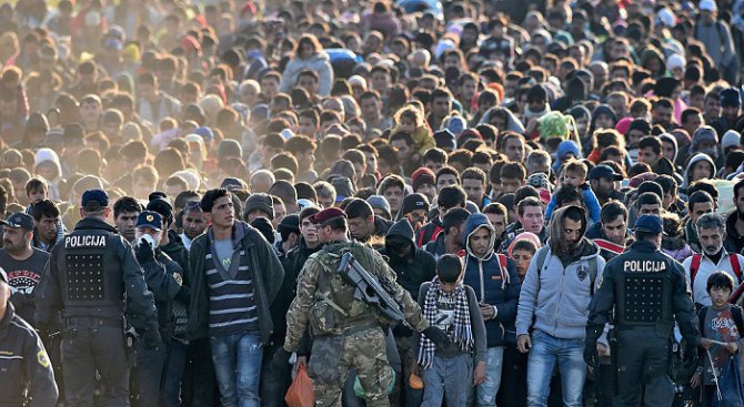 Балканският път на мигрантите е затворен за постоянно, обяви Австрия