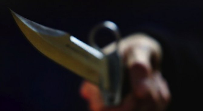49-годишен нахлу с нож и пушка в училище в Добрич, заплаши учител