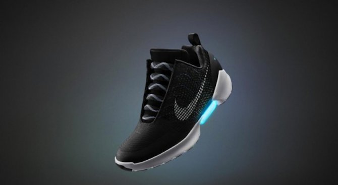 Nike създават обувки с автоматични връзки