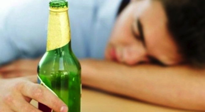 СЗО: България на челно място по брой на тийнейджъри, които пият