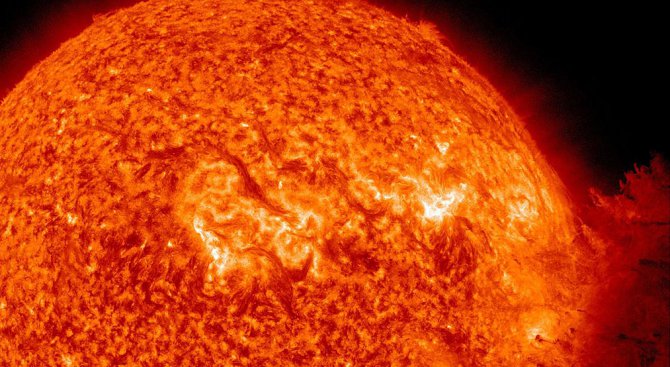 Астрофизици предупредиха за убийствено изригване на Слънцето