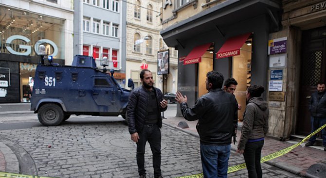 Холандия евакуира и затвори генералното си консулство в Истанбул заради &quot;терористични заплахи&q