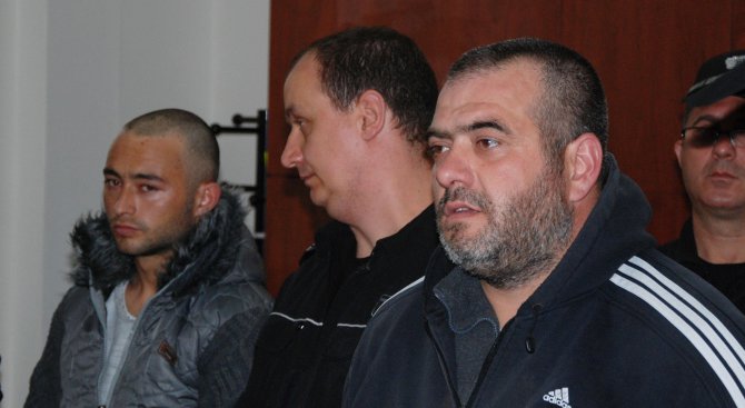 Задържаха за постоянно в хасковския арест четирима трафиканти на хора (снимки)