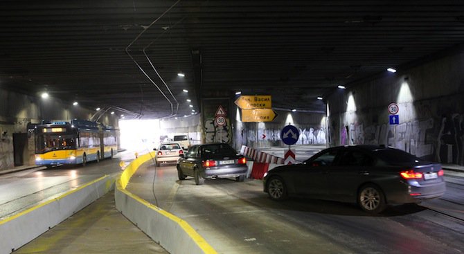 Закриват спирката в тунела на НДК