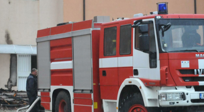 Пожар в центъра на София, горя таванска стая