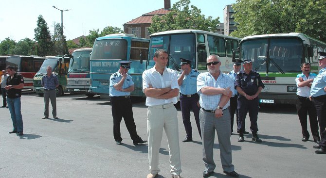 Над сто автобуса ще блокират София на 26 април