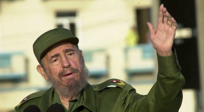 Фидел Кастро вдигна на крака кубински комунисти с пламенна реч (видео)