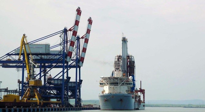 Теменужка Петкова: Проучването за газ и нефт в Черно море ще продължи четири-пет месеца