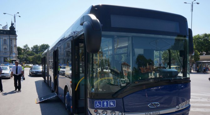 200 автобуса блокират центъра на София