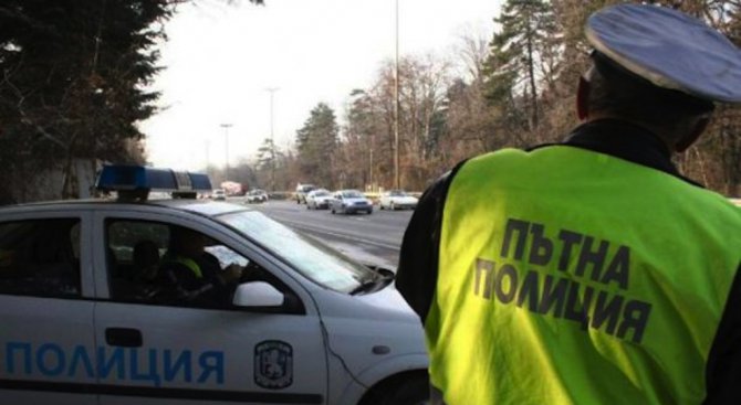 37 акта са съставили полицaи за различни пътни нарушения в Шуменско през денонощието