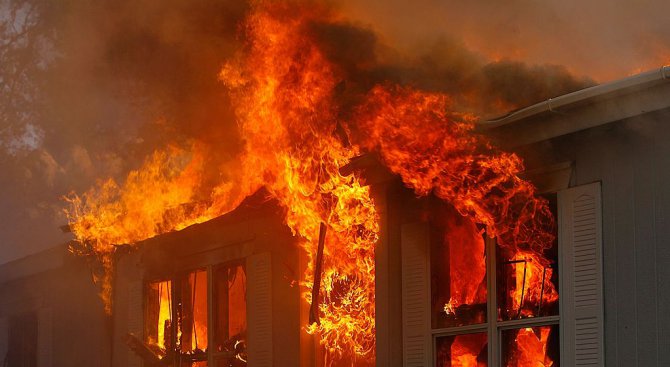 Девет души, сред които пет деца, загинаха при пожар в Русия