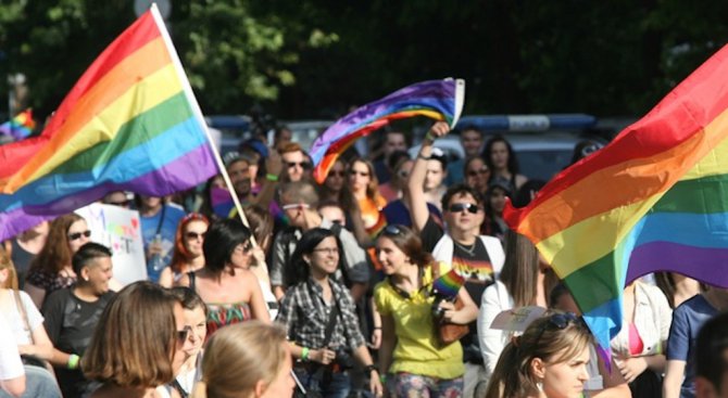 Гей парадът в Брюксел събра повече посетители от марша срещу тероризма