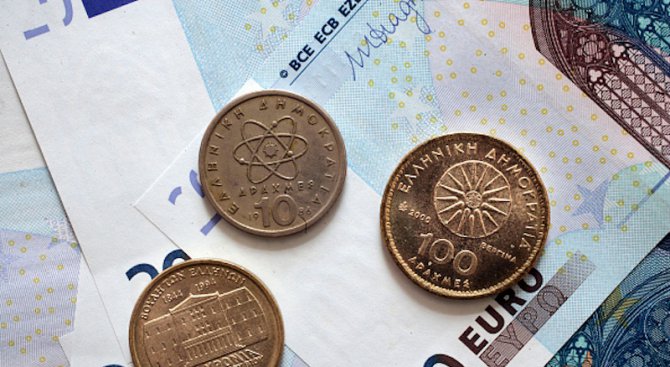 Гърците ще трябва да платят данъци в размер на 4,1 млрд. евро през следващите 18 месеца