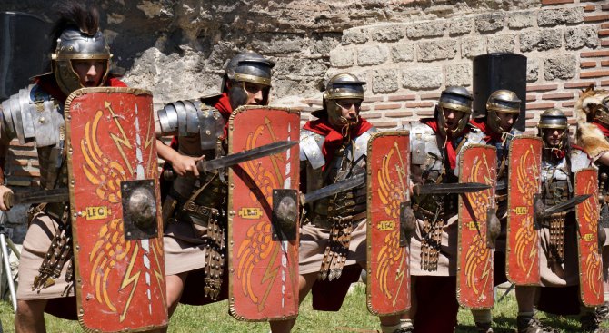 С римски легион откриха нов посетителски център във Варна (снимки)