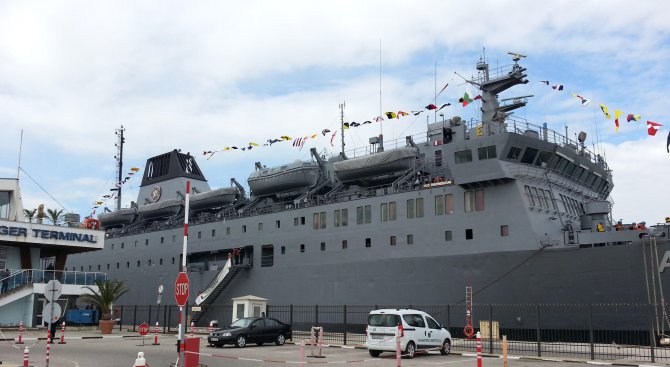 Турски военни кораби пристигнаха във Варна (снимки)