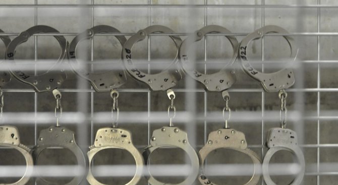 Арестуваха просеща жена в Добрич