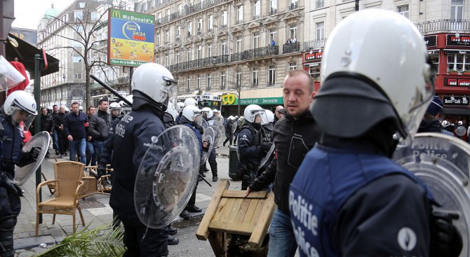 Надзиратели и ченгета се биха в Брюксел
