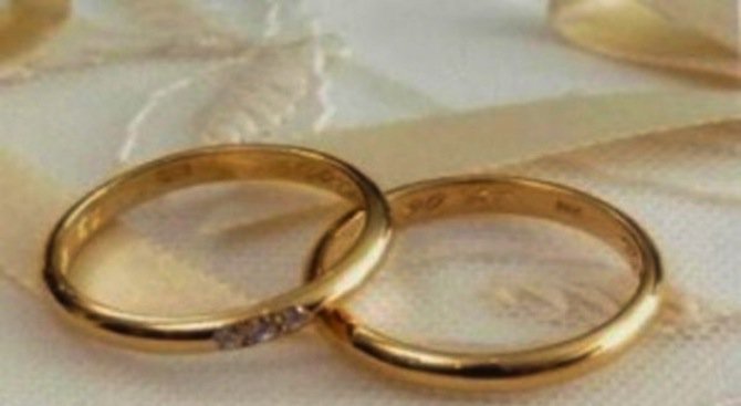 Абитуриент от Враца предложи брак по време на бала си