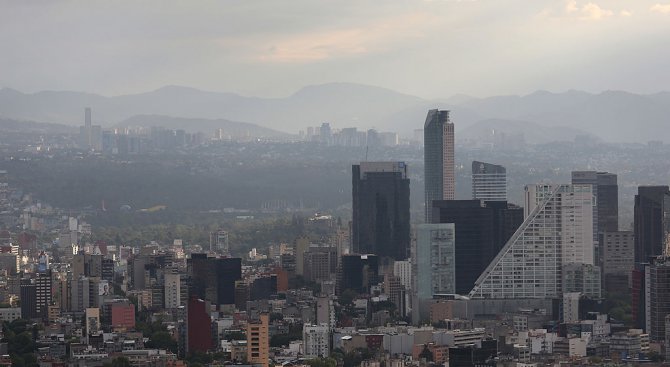 В столицата на Мексико обявиха екологична тревога