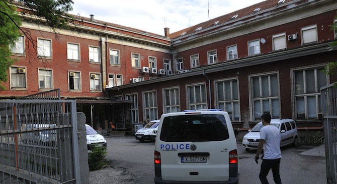 Двама са задържани за обира на пощата в Хасково