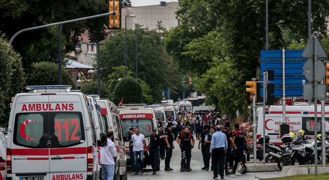 Газова експлозия с жертва и ранен в центъра на Истанбул