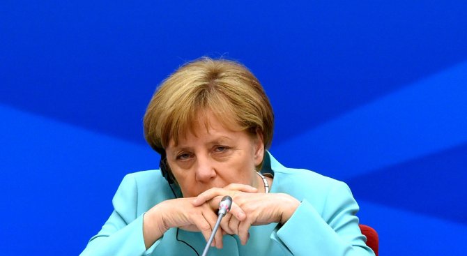 Ангела Меркел: Смъртта на Кокс няма връзка с Брекзит