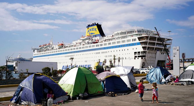 Стачка блокира гръцките пристанища