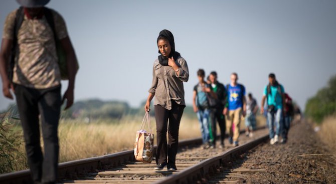 Телата на 34 мигранти, включително 20 деца, открити в Сахара