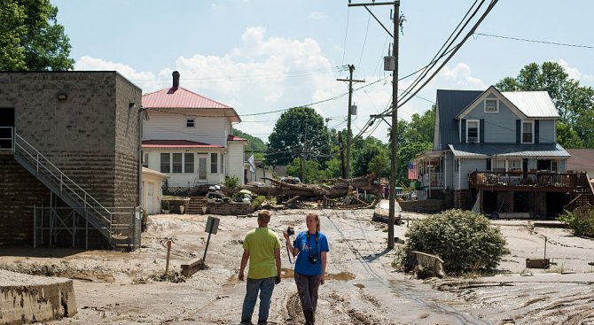 Жертвите на наводненията в Западна Вирджиния са 26