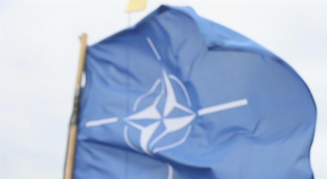 НАТО трябва да запази отворен диалог с Русия, смята външният министър на Белгия
