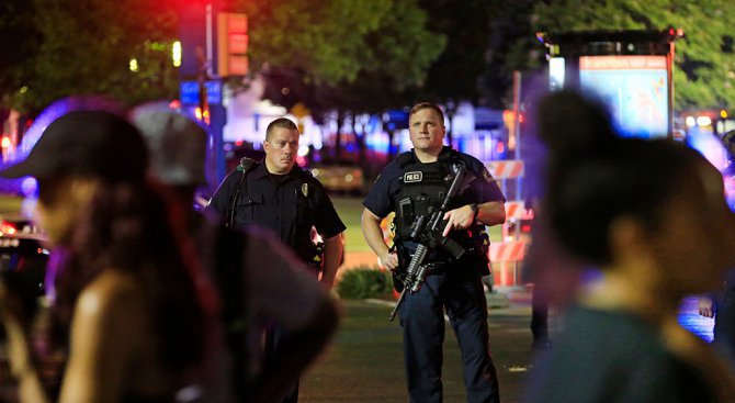 Полицаи застреляха въоръжен чернокож в Тексас